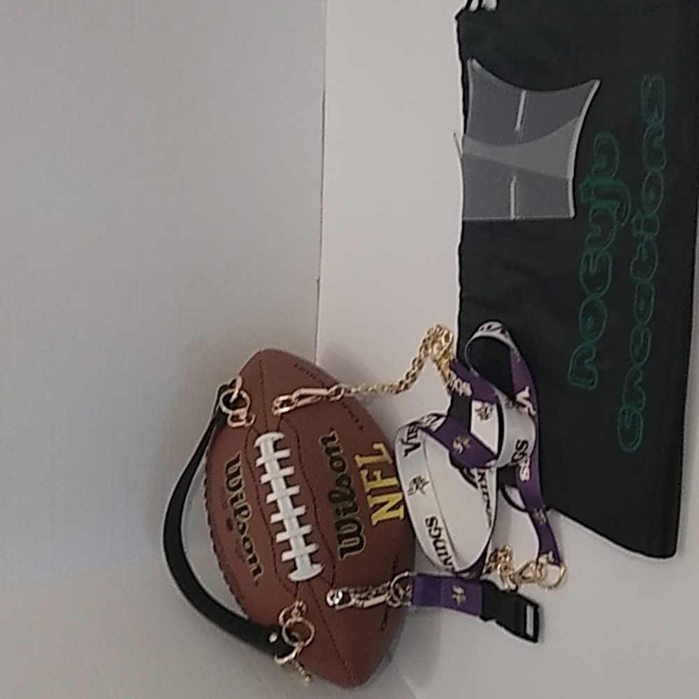 HANDMADE Football Purse (MINNESOTA VIKINGS) ๐ - Picture 4 of 17